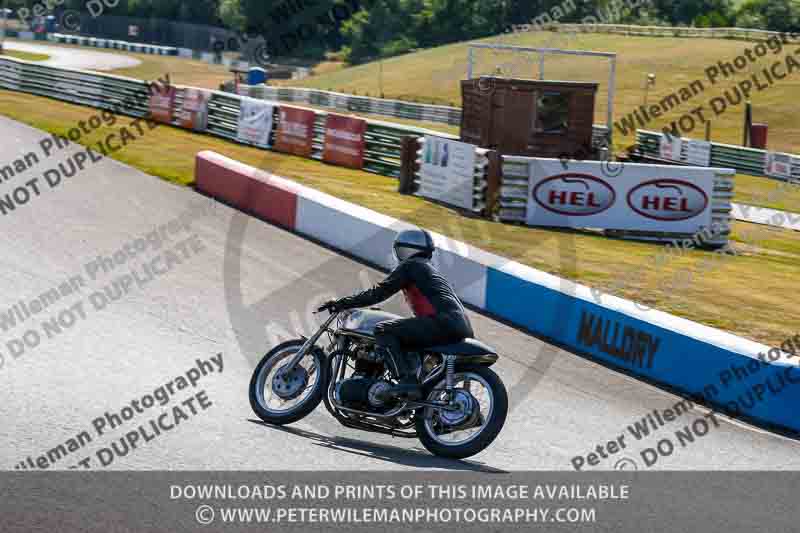 Vintage motorcycle club;eventdigitalimages;mallory park;mallory park trackday photographs;no limits trackdays;peter wileman photography;trackday digital images;trackday photos;vmcc festival 1000 bikes photographs